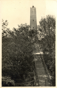 17840 Gezicht op de Pyramide van Austerlitz.N.B. Dit gedeelte van Austerlitz maakt deel uit van de gemeente Woudenberg.